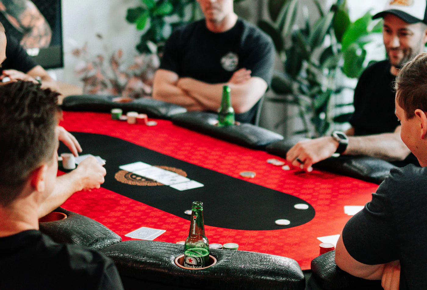 Deluxe 8-Player Poker Table